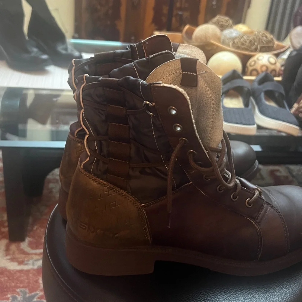 Men's Dark Brown Leather Lace-Up Boots for hiking 🥾, mountains , snow, size 10.5